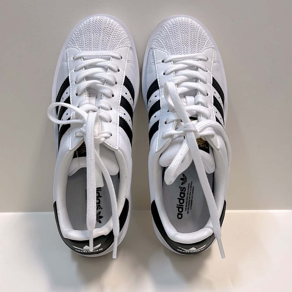 Adidas Superstar Vegan street sneaker size 8